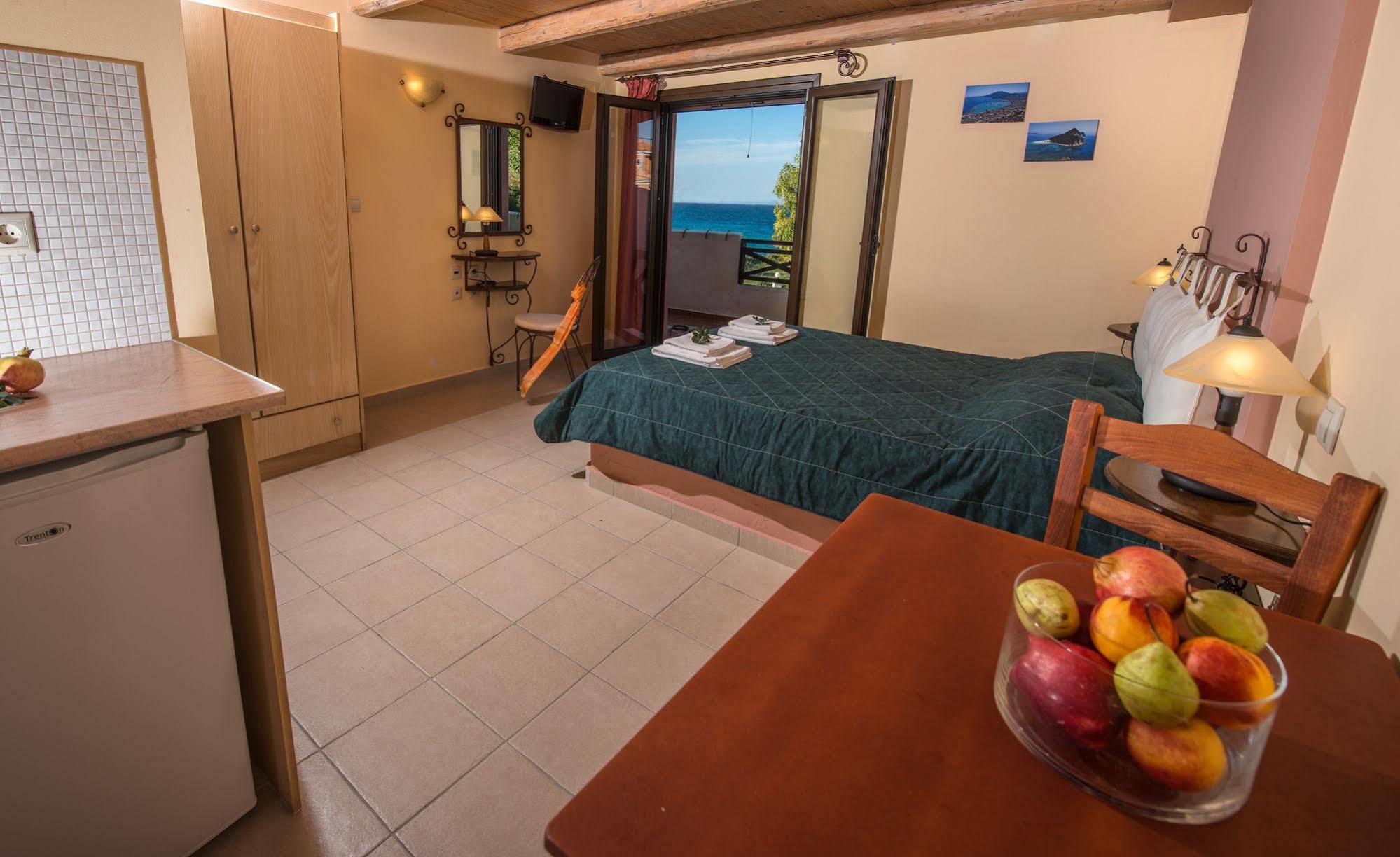 Dante'S Maisonettes Apartman Amúdi Kültér fotó